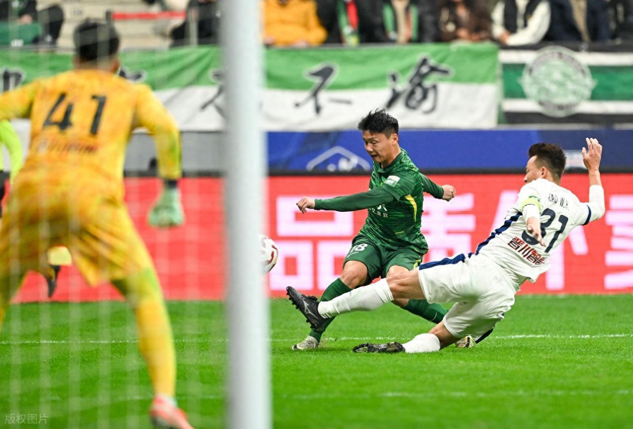 开云体育网页版入口-26岁国足锋霸放狠话？赛季目标进3球！上赛季只进了2球，引发热议